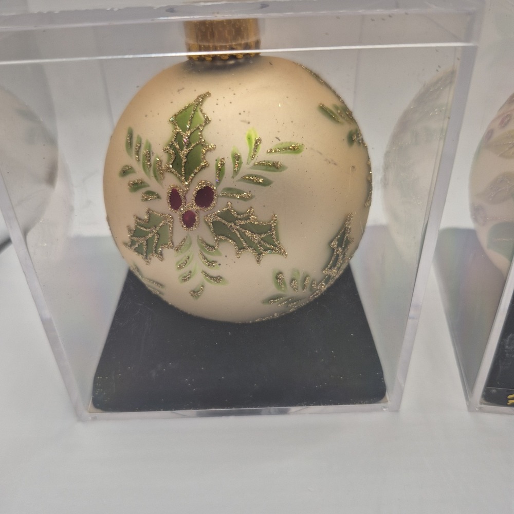 2 UNIQUE TREASURES COLLECTION LIMITED SERIES HAND CRAFTED ROUND GLASS ORNAMENT - Picture 6 of 12